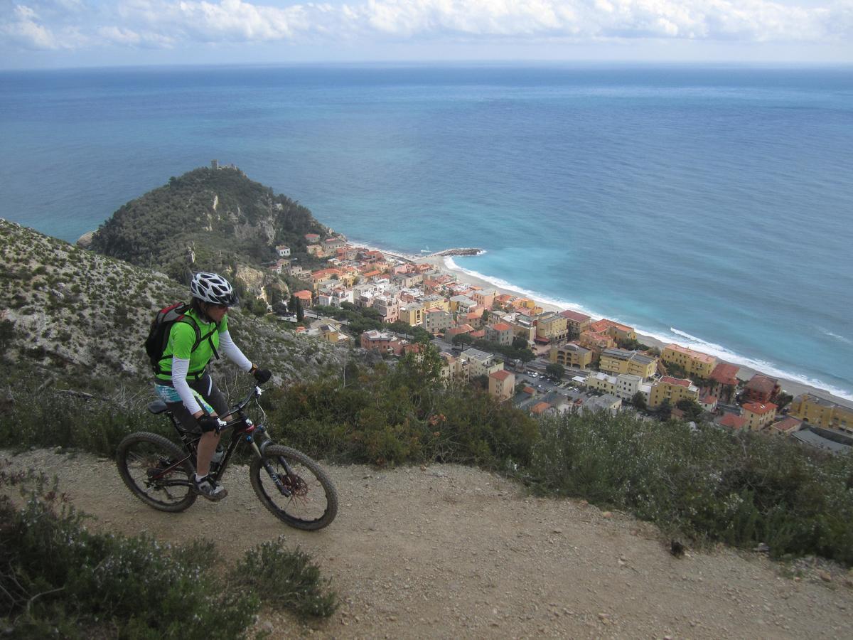 Hotel Rosita Finale Ligure Εξωτερικό φωτογραφία